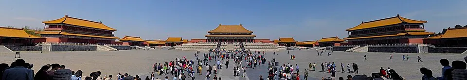 北京故宫太和门庭院